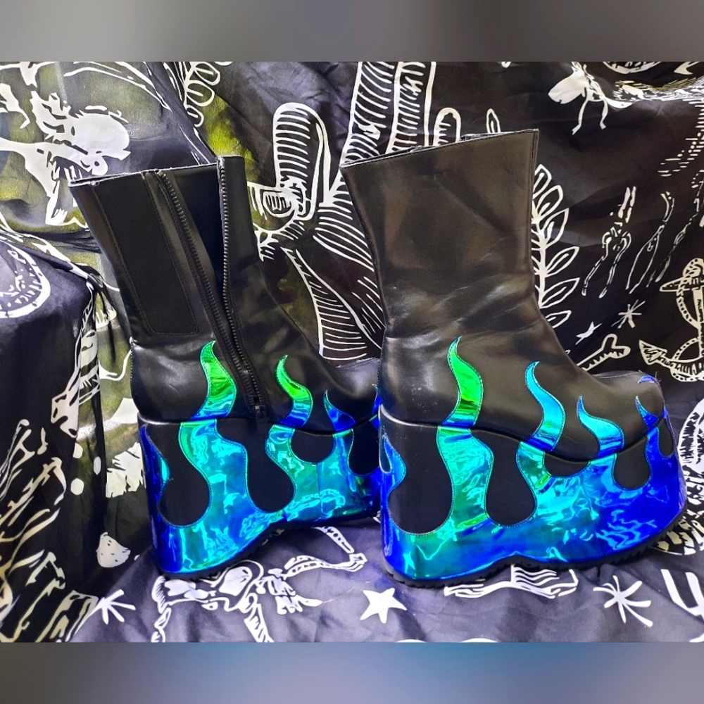 Dolls Kill Club Exx Platform Boots